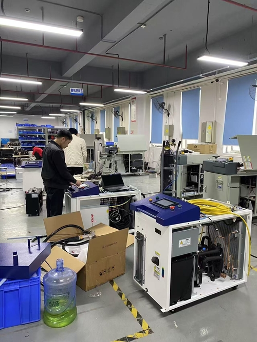 Tin tức công ty mới nhất về Shenzhen Hanwei Laser: Các kỹ thuật viên sản xuất máy theo các tiêu chuẩn chuyên nghiệp