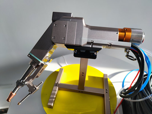 Giá tốt. Hoàn thiện hàn của bạn với 150 đầu hàn laser sợi tiêu cự và lên đến 3000W điện trực tuyến